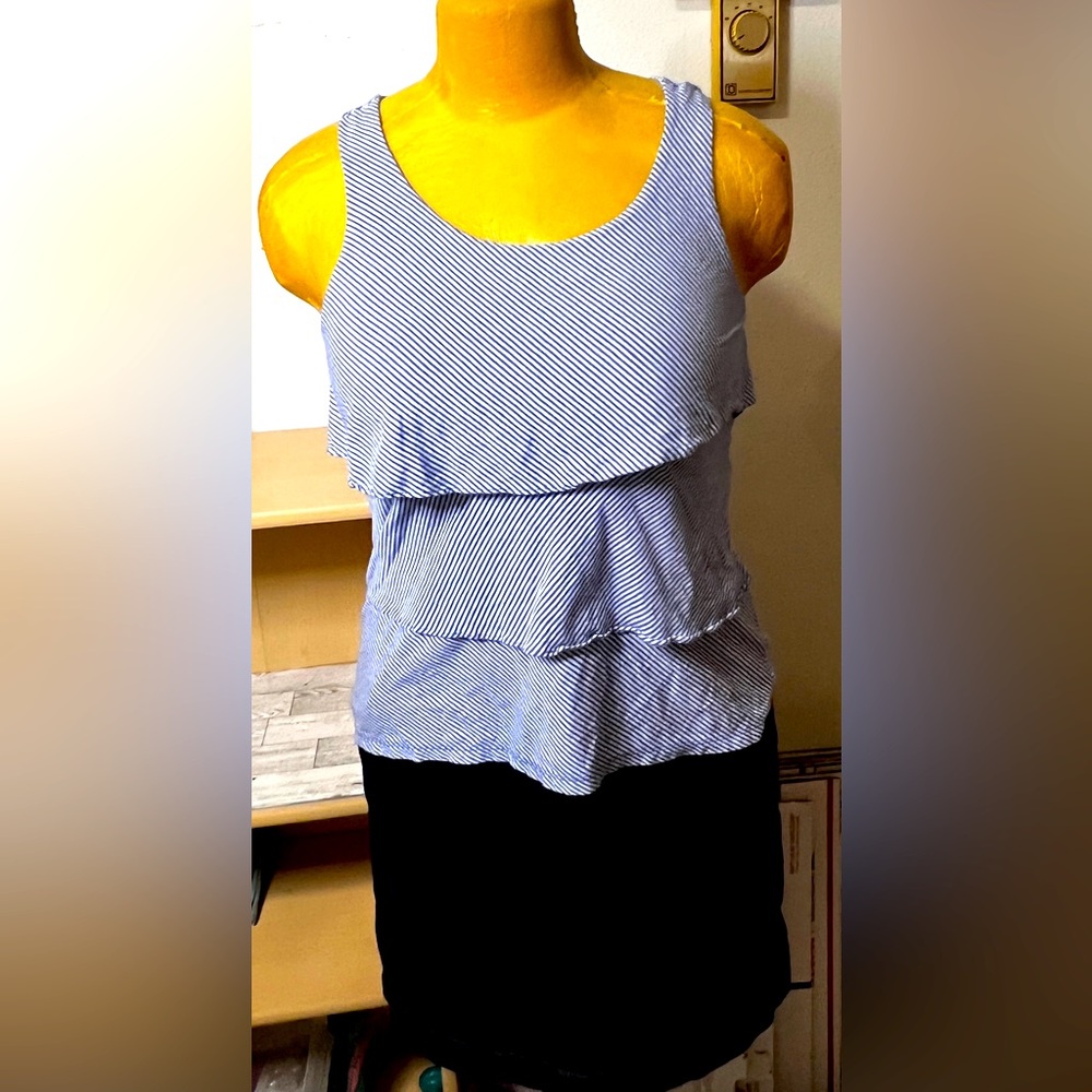 Ann Taylor blue and white ruffle top in excellent cotton size Small